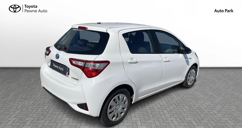 Toyota Yaris cena 54900 przebieg: 113370, rok produkcji 2017 z Sosnowiec małe 67